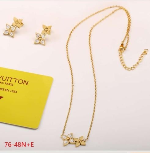 اكستسورات لوتس فيتون مع الملحقات