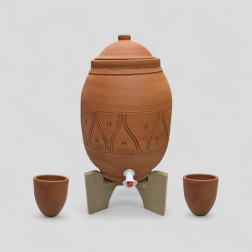 ترمس فخار طبيعي لمياه الشرب مع قاعده