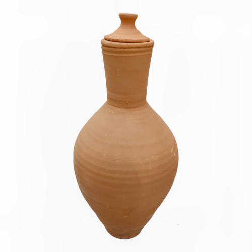 شربه فخار مع الغطاء