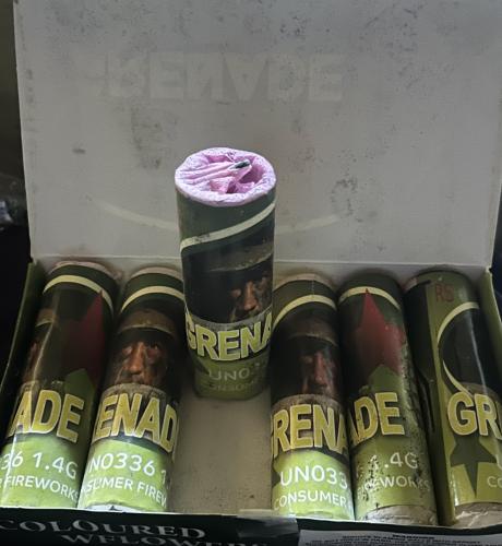 طراطيع الجيش بالحبة ليس علبة شرارة أعياد ميلاد