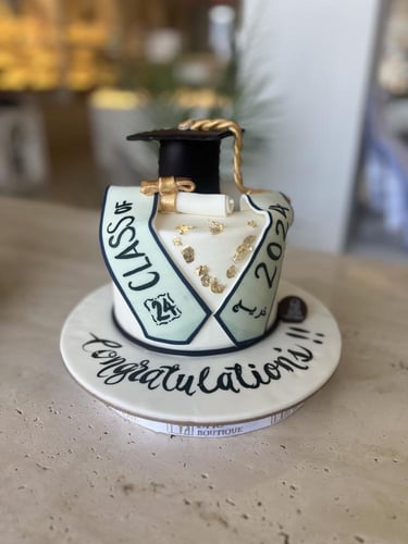 كيك تخرج 4-6 اشخاص