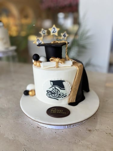 كيك تخرج 4-6 اشخاص