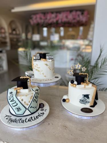 كيك تخرج 4-6 اشخاص