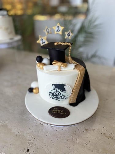 كيك تخرج 4-6 اشخاص