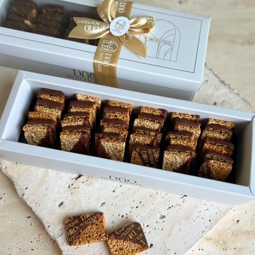 كروكنت السمسم مغموسة بالشوكلاته