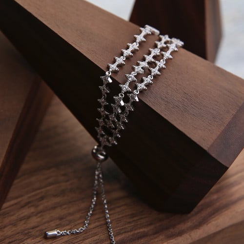 اسوارة فضيّة بثلاث أدوار مطعّمة بالزركون درجة ألما...