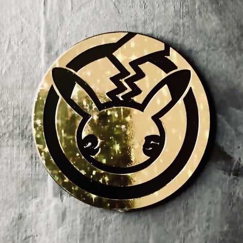 عملة بيكاتشو بلون ذهبي لامع – إصدار بوكيمون الاحتف...