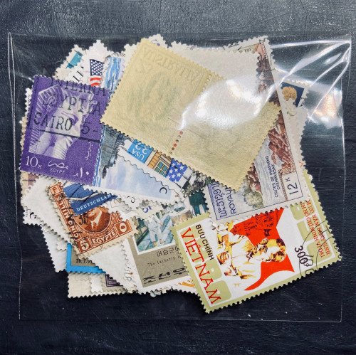 طوابع متنوعة (120 طابع) Random Stamp