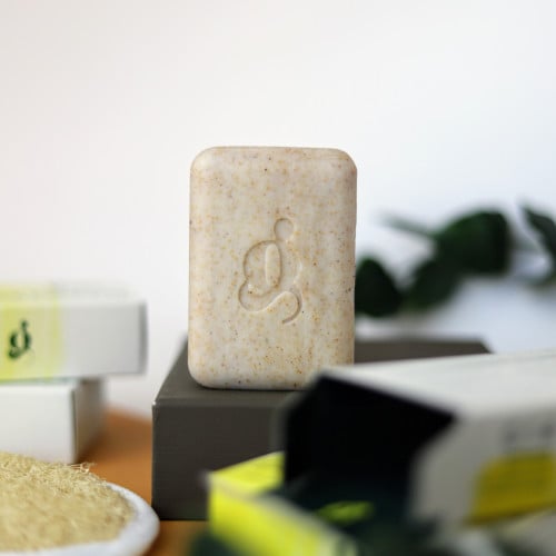 صابونة زيت الليمون المقشرة بأملاح البحر الميت