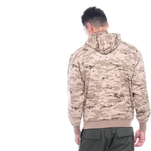 بلوزة بغطاء رأس هوديز مموهة