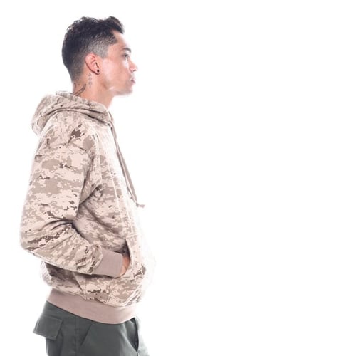 بلوزة بغطاء رأس هوديز مموهة