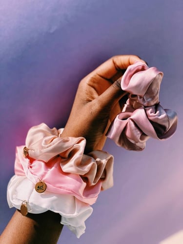 ربطات ساتان حريري ناعم درجة اولى عدد 4 الوان صنع ف...