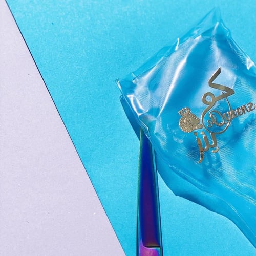 مقص احترافي حاد مصنوع من التيتانيوم المقاوم للصداء...