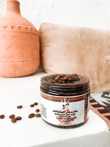 مقشر ومنقي كوينز للفروة والشعر بالقهوة ، الطين الم...