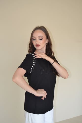 تيشيرت أسود عصري