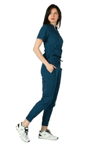 باكج فوتشر الاقتصادي – 2 لابكوتات + سكرب نسائي