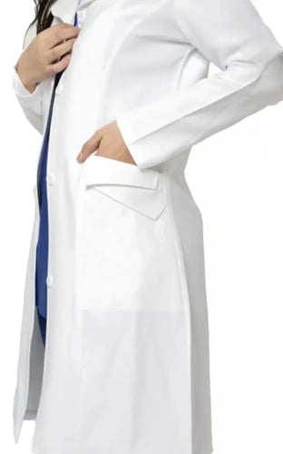 باكج كشختك تو – 3 لابكوتات طبية نسائية لون أبيض