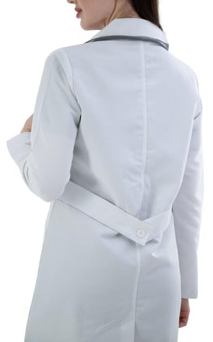 لابكوت طبي نسائي لون أبيض طول( 35–38 إنش) إليغانس...