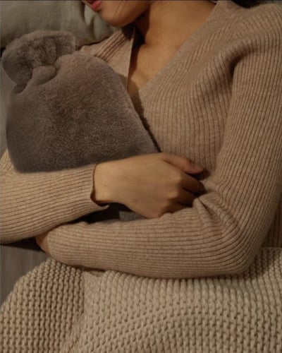 قربة ماء ساخن بغطاء قطيفة مميز