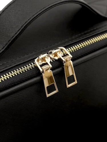 شنطة تنظيم المكياج اللون أسود