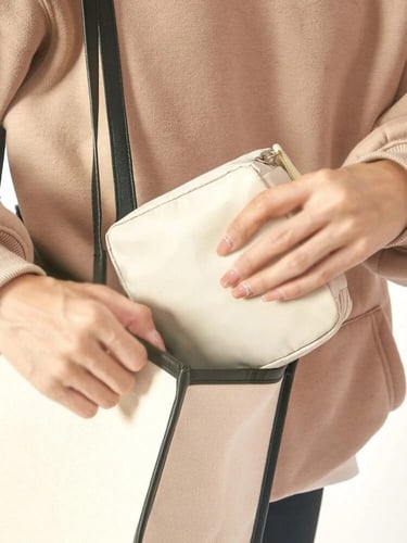 حقيبة تنظيم المكياج والمستلزمات الشخصية