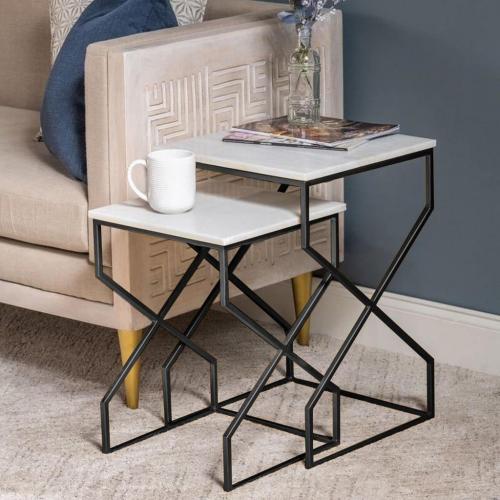 طاولتين جانبية رخام ابيض بقاعده سودا