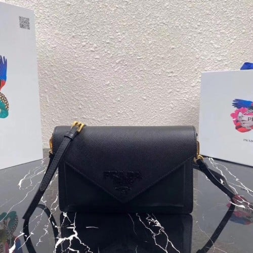 حقيبة نسائية اسود من PRADA