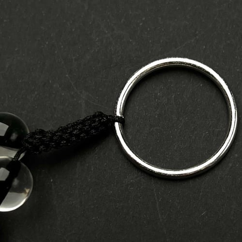 ميدالية شفاف تخريم اسود