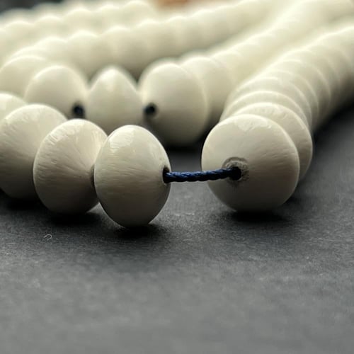 قلاليث بطقم كوك حليبي