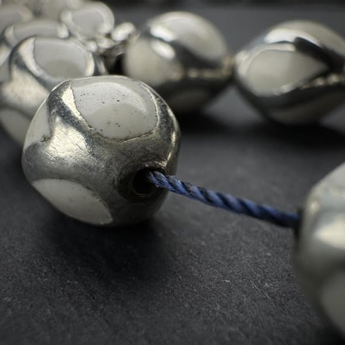 مقفص دمعة - ابيض