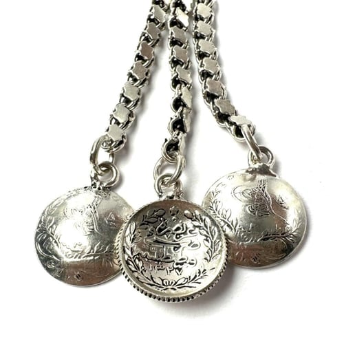 بلومون - فضة حلبيّة وفواصل