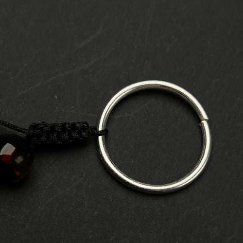 ميدالية عسلي بأسود