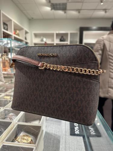 كروس بودي مايكل كورس