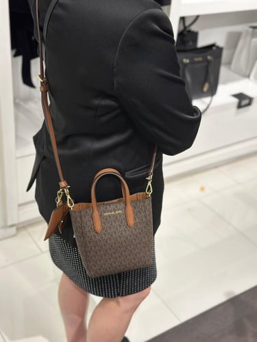 كروس بودي مايكل كورس