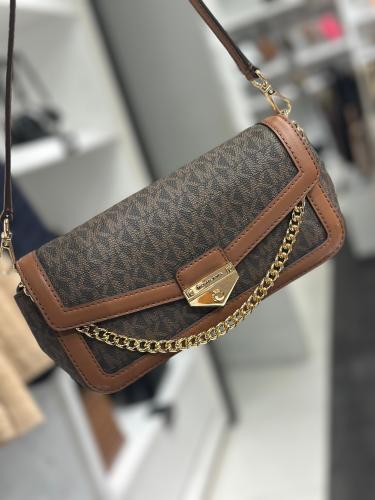 شنطة كتف مايكل كورس بني