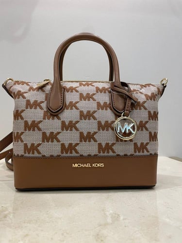 شنطة مايكل كورس