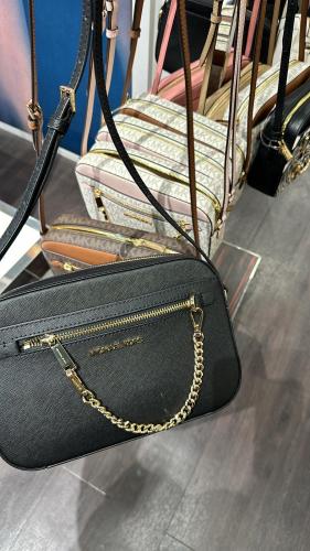 شنطة مايكل كورس