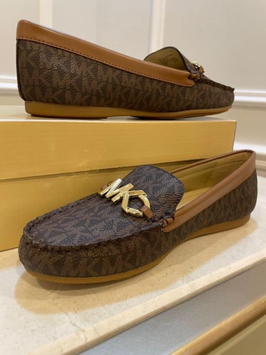 فلات مايكل كورس بني ٧.٥=٣٨