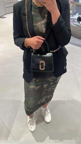 كروس بودي اسود من مارك جاكوبز