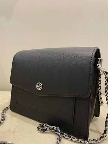 شنطة توري بورش اسود بلوقو فضي