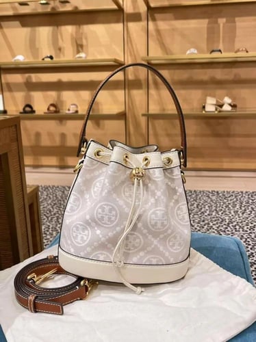 شنطه لارج من توري بورش