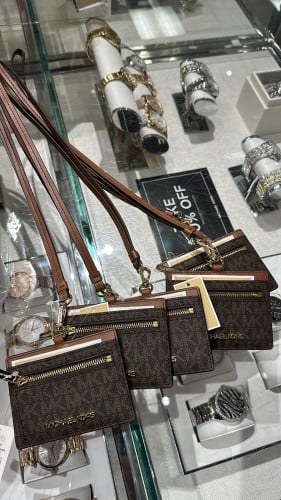 تعليقه اي دي مايكل كورس