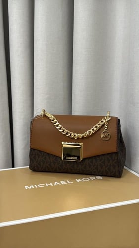 شنطة كروس بودي مايكل كورس مع بوكس