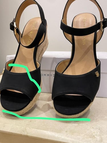 شوز تومي هيلفقر مقاس ٧.٥ =٣٨