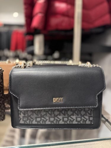 شنطة دكني اسود لوقو فضي