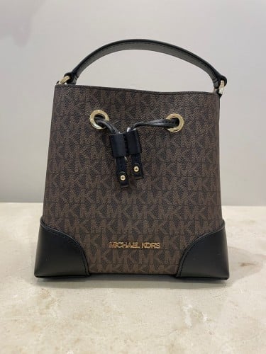 شنطة ميني مايكل كورس