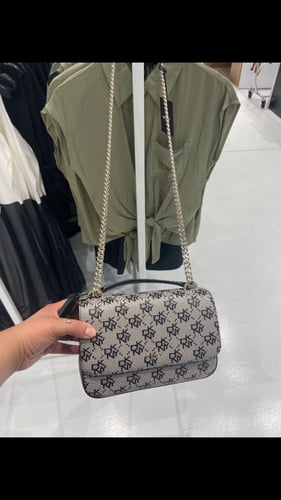 شنطة ماركة دكني