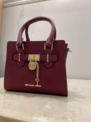 شنطة مايكل كورس عنابي