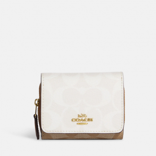 بوك كوتش اوف وايت