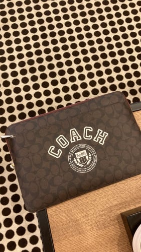 باوتش كوتش بني محدد عنابي